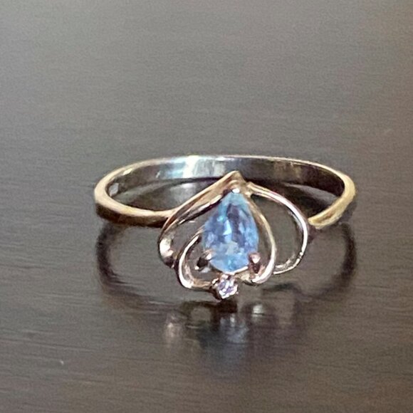 Vintage Marked 10K Yellow Gold HeartRing w/Aquamarine & Diamond Chip Broken READ - Picture 12 of 15